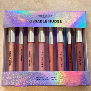 Lip liner and lip gloss